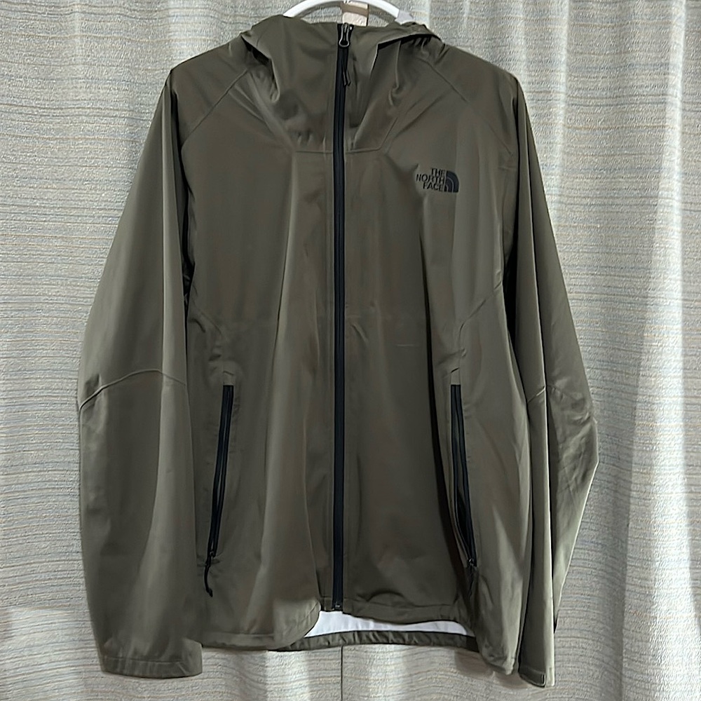 Men’s North Face forest green full zip rain jacket.